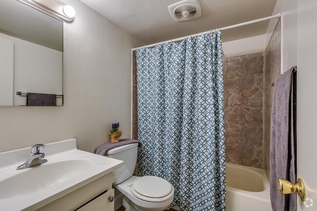 2 BR, 1 BA - 640 SF - Pine Village