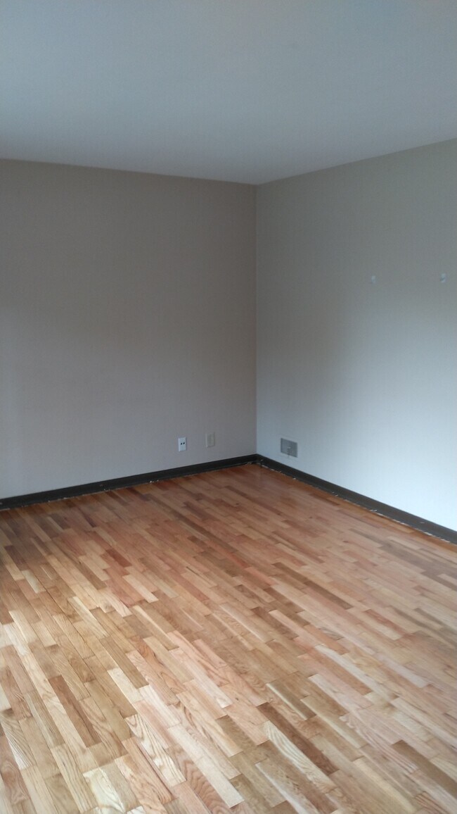 Sala de estar - 1537 Linden St