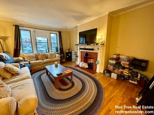 Foto del edificio - 119 Winthrop Rd