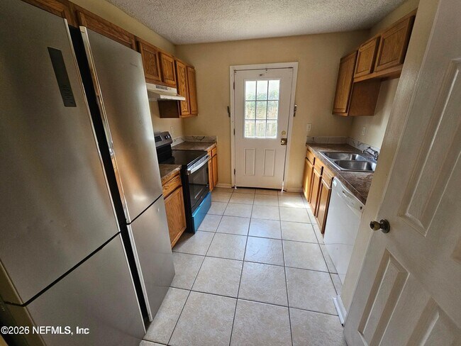 Foto del edificio - 7632 Hare Ave