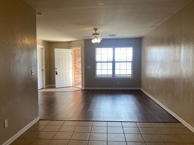 Foto del edificio - 3 bedroom 2 bath