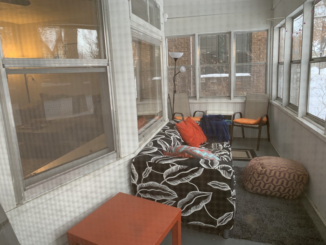 Private Screened Porch - 811 Portland Ave