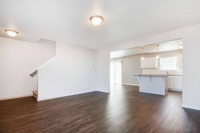 Building Photo - 53722 Hickory Ln