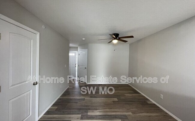 Foto del edificio - 749 Turner Ave