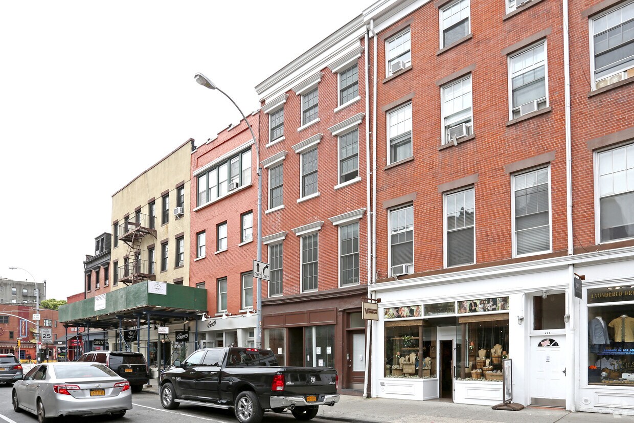 Building Photo - 306 Bleecker St