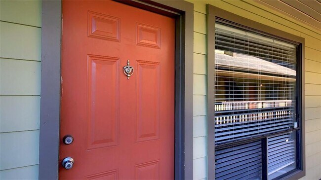 Foto del edificio - 908 Poplar St