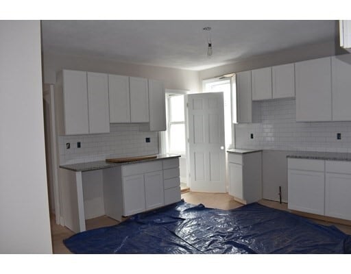 Building Photo - 216 Adams St