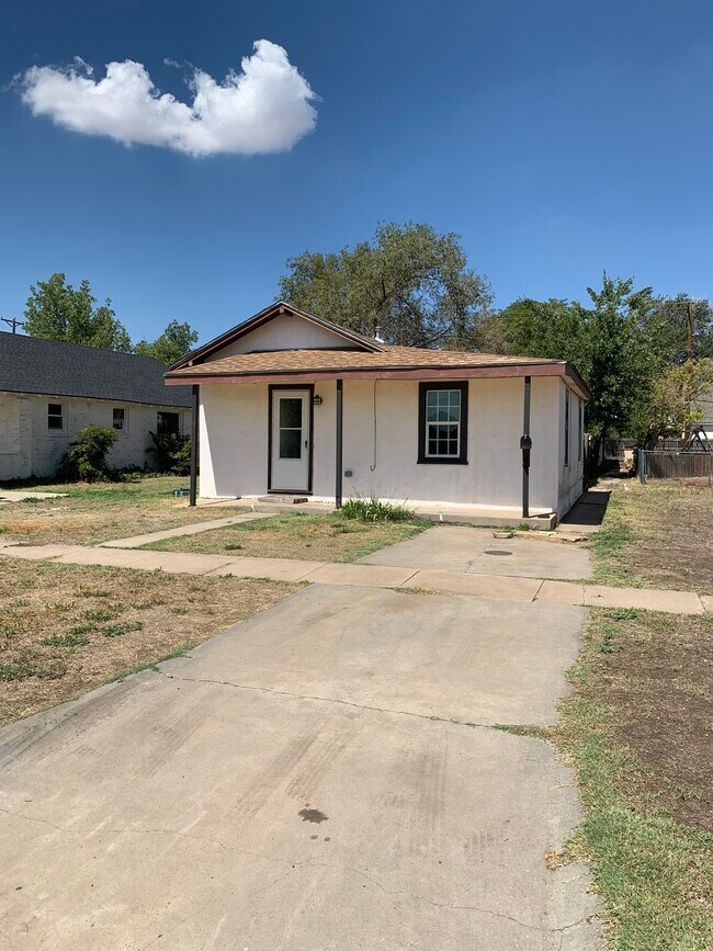 2009 7th Ave, Canyon, TX 79015 House Rental in Canyon, TX