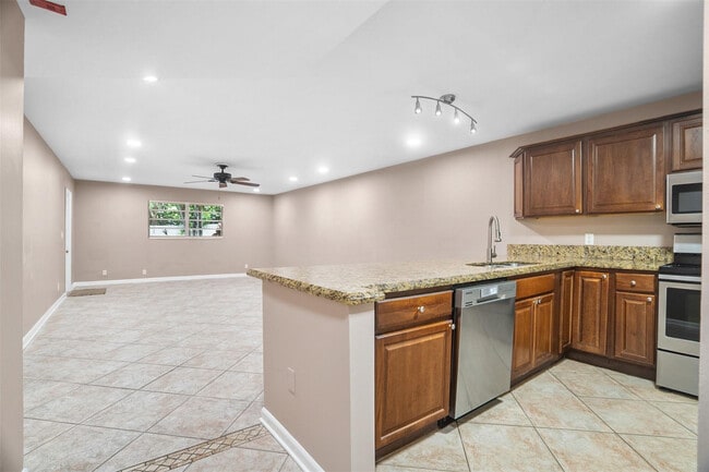 Foto del edificio - 22615 SW 66th Ave