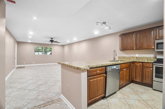 Building Photo - 22615 SW 66th Ave