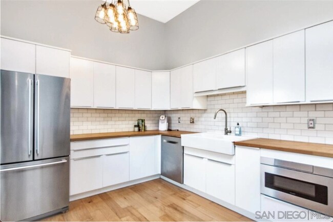 Foto del edificio - APPLY NOW! Beautifully Designed 2BD/2BA Condo in Little Italy! $3,545/mo!