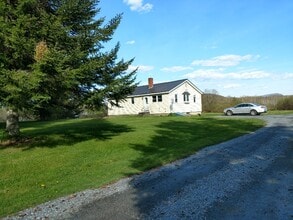 Building Photo - 1408 Latham Rd