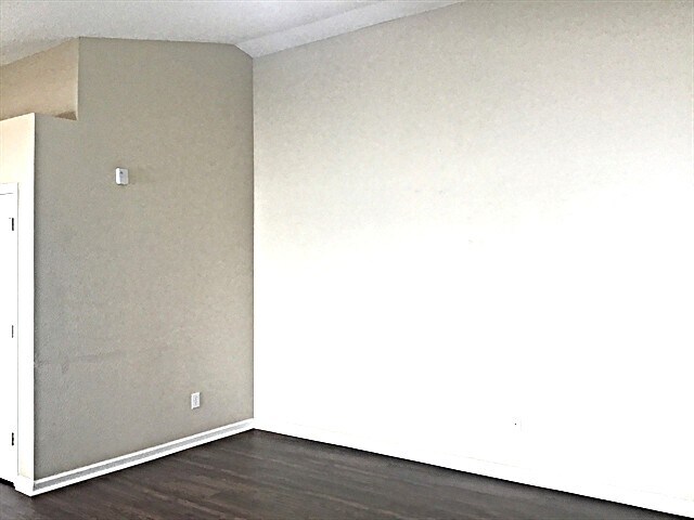 Foto del edificio - 15401 Ten Point Dr