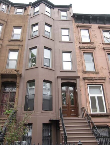 Primary Photo - 204 Washington Ave