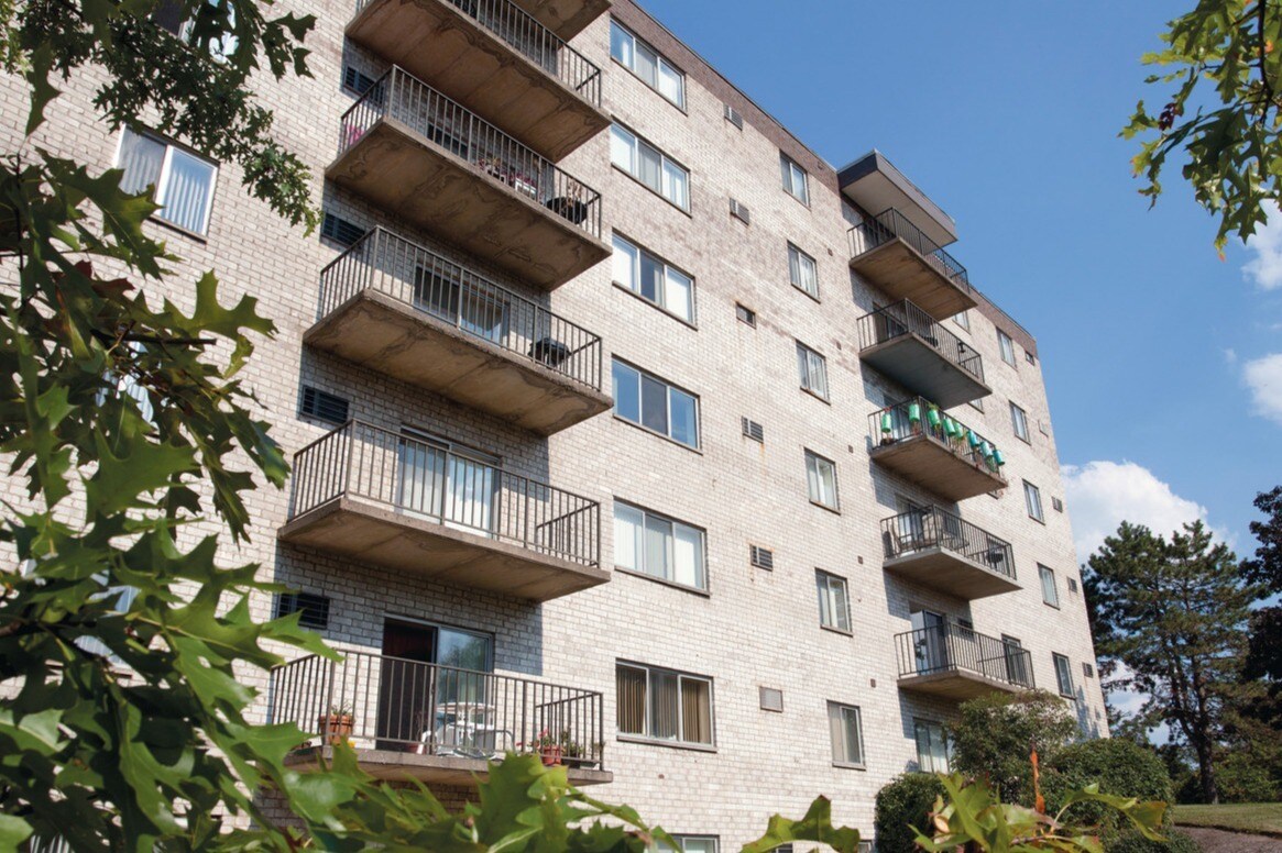 on the Green Apartments 225 Blvd Pittsburgh, PA