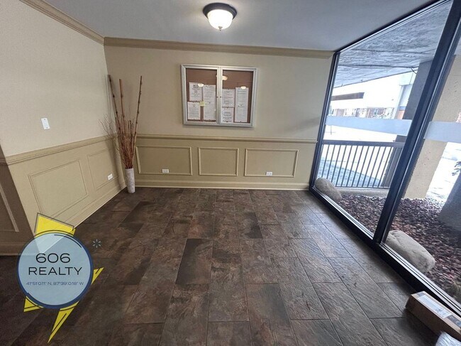 Foto del edificio - 7300 W North Ave