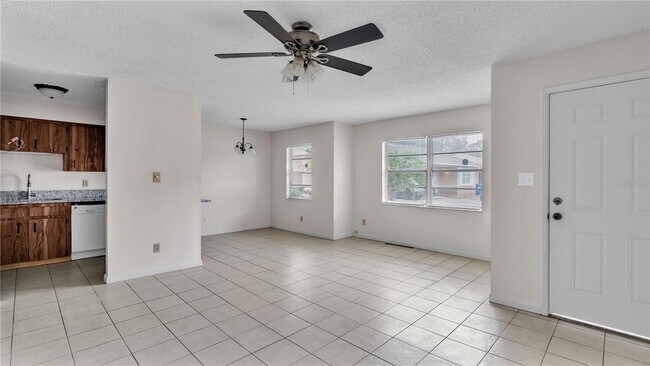 Foto del edificio - 2121 S San Gully Rd