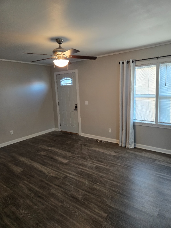 Building Photo - 445 W 12th St