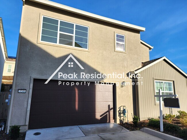 Building Photo - Updated 4bd/3ba Folsom Home with 2 Car Garage