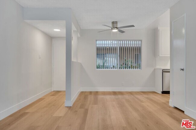 Foto del edificio - 1110 S Oakhurst Dr