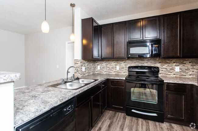 1BR, 1BA - 720 SF - Suite H - Hudson Square