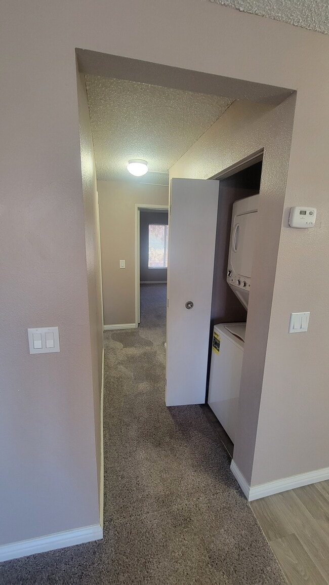 Hall/Washer/Dryer - Sunset Springs Apartments