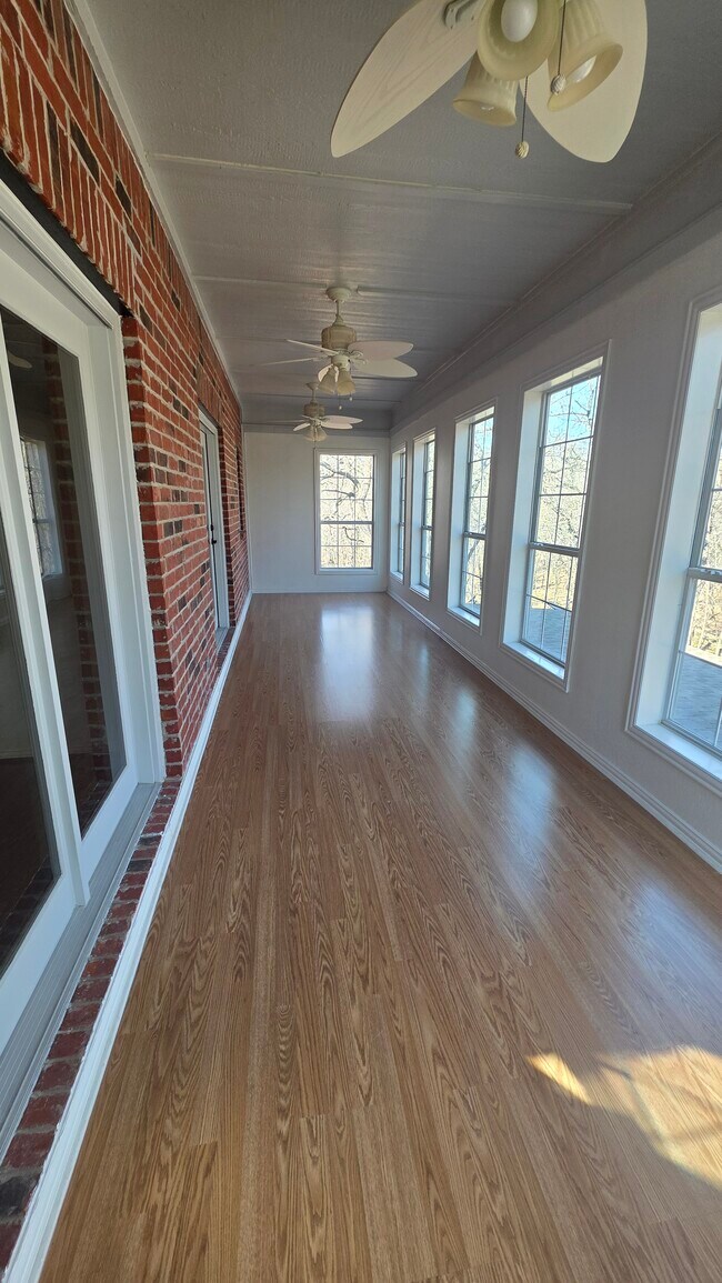 Foto del edificio - 500 Brooks Ct