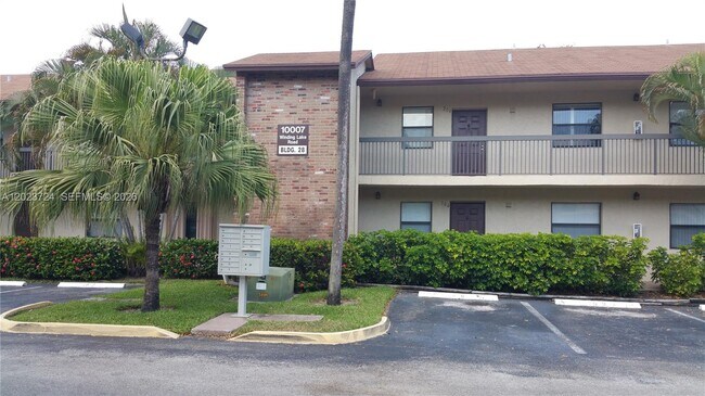 Foto del edificio - 10005 Winding Lake Rd