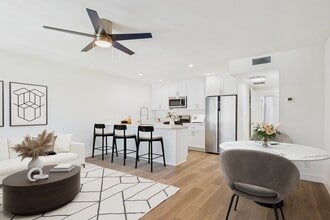 Building Photo - Roscoe Islander