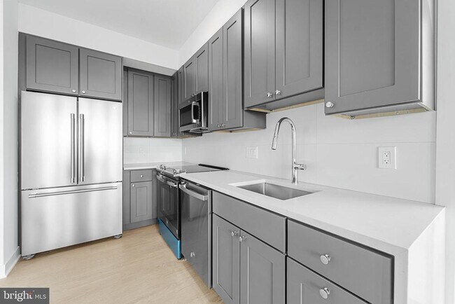 Building Photo - 1417 Belmont St NW