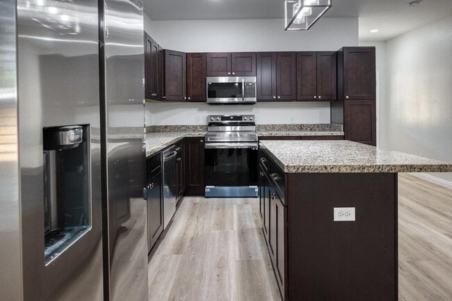 Building Photo - 410 Pulliam St