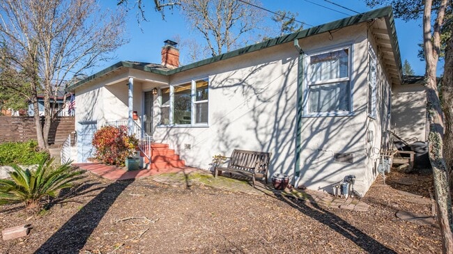 Foto del edificio - 2434 Humboldt St