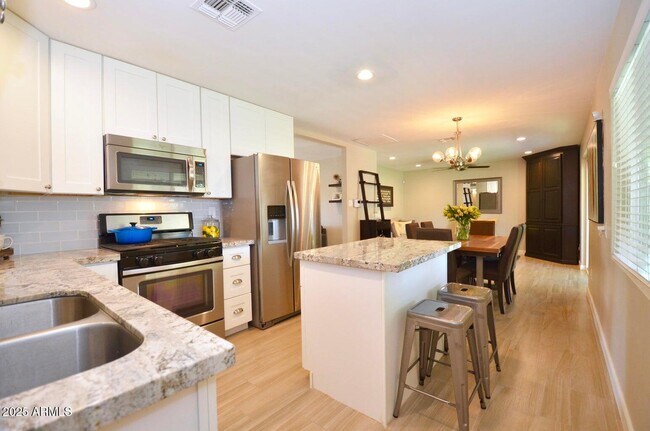 Foto del edificio - 816 E Seldon Ln