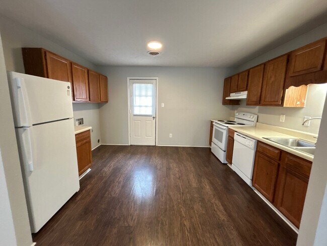 Foto del edificio - 263 Tinker Hill Cv