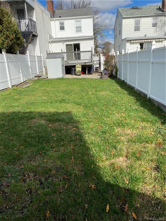 Building Photo - 1576 Allerton Ave