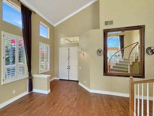 Foto del edificio - Beautiful & Spacious 5BD/3BA House in East...