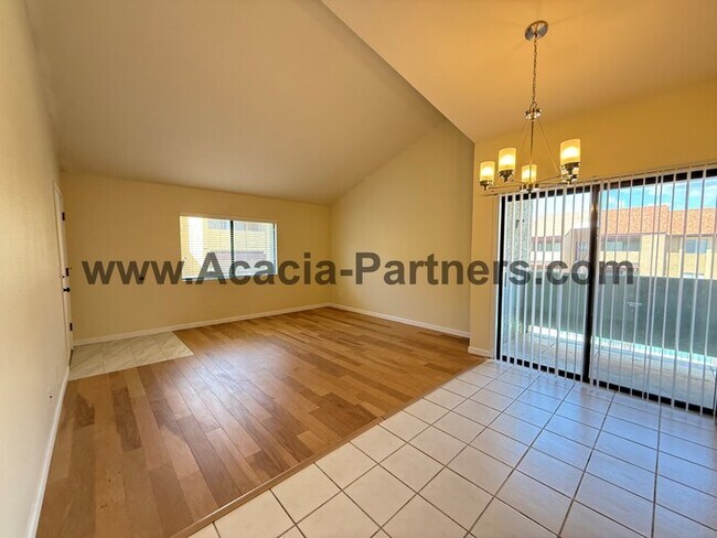 Foto del edificio - Two Bedroom on East Side