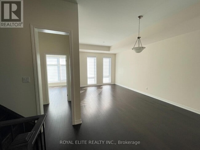 Building Photo - 22 La Tache Cres