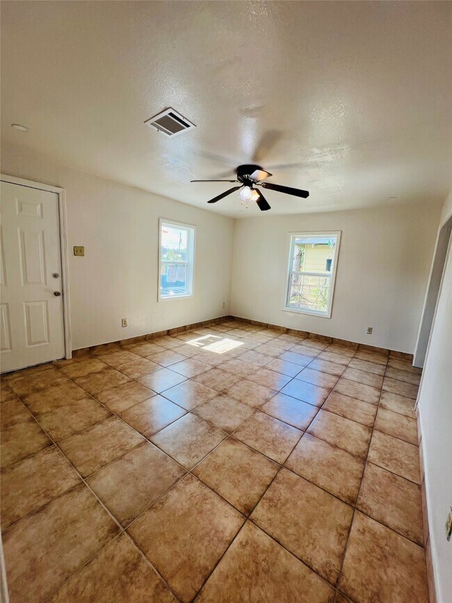 Foto del edificio - 10429 Pillot St