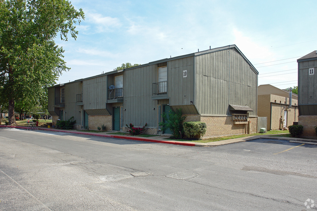 Building Photo - Randolph Plaza