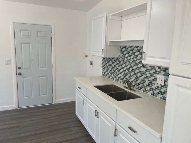 Building Photo - 910 Easton Street, Unit 912
