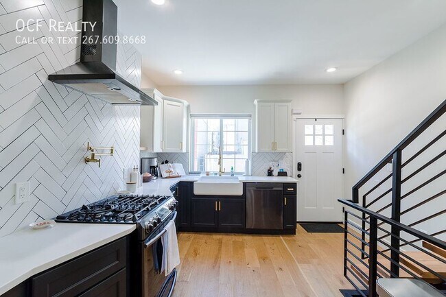 Building Photo - Gorgeous Fishtown Home