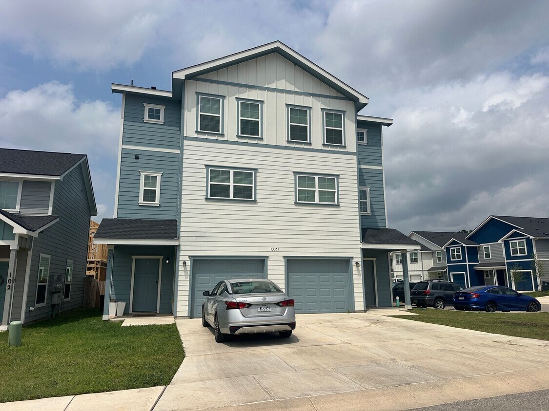 Primary Photo - Townhome for Rent