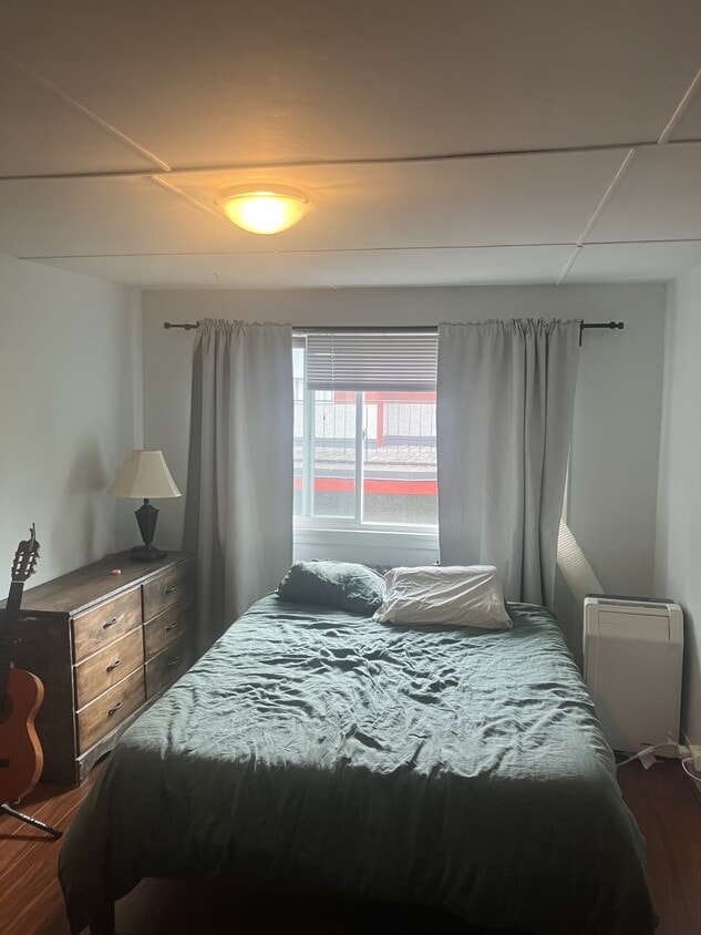 Photo principale - 1055 W 10th Ave