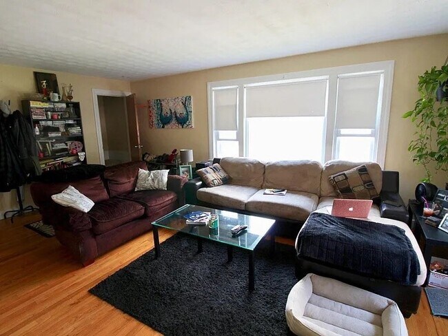 Building Photo - 4 Mangano Ct