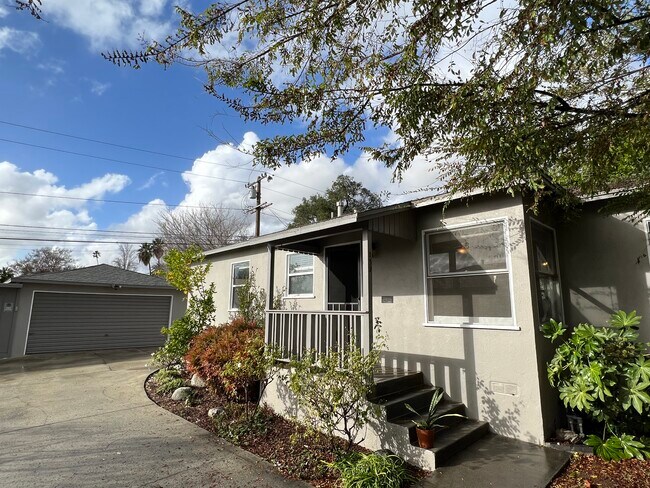 Building Photo - 137 N Canyon Blvd