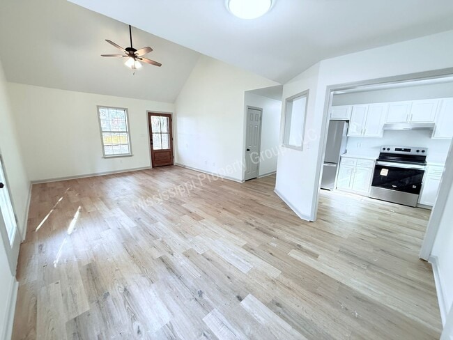 Building Photo - 3BR/2BA For Rent