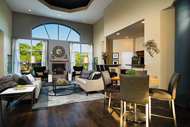 Clubhouse for resident events and entertaining - Cascade Summit Apartment Homes