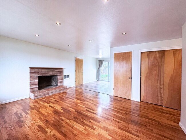 Photo - 1161 N Park Ave House