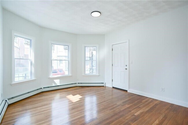 Foto del edificio - 135-137 Superior Street Unit 1